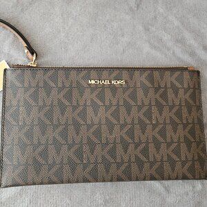Michael Kors
LG zip clutch wrstlt